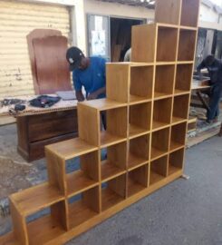 VOS BESOINS EN MENUISERIE ; Table a manger vestibule etagere et autres